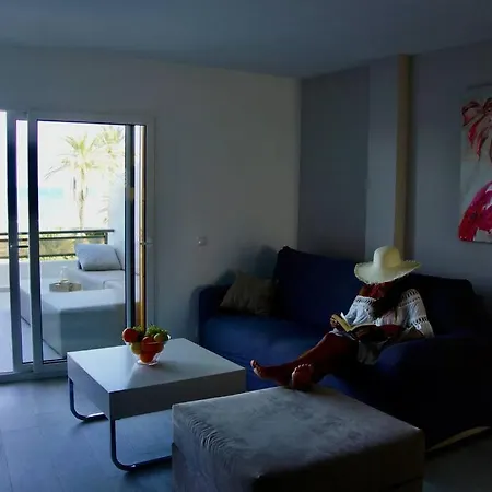 Pura Vida Denia: Sun, Sand, Sea! * Dénia